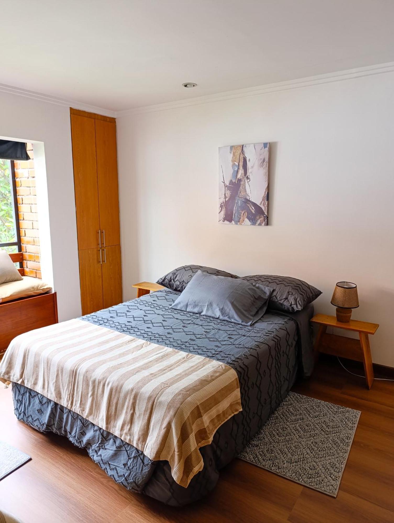 Hostal Mochiliers Bed And Breakfast Cuenca Exterior photo