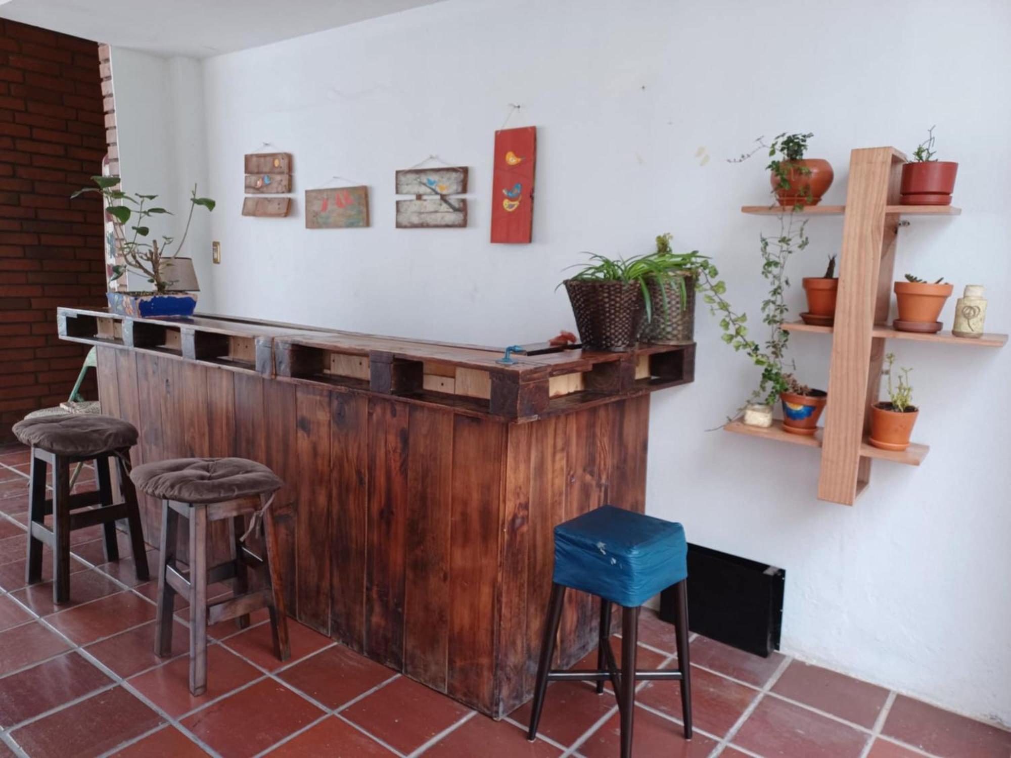 Hostal Mochiliers Bed And Breakfast Cuenca Exterior photo