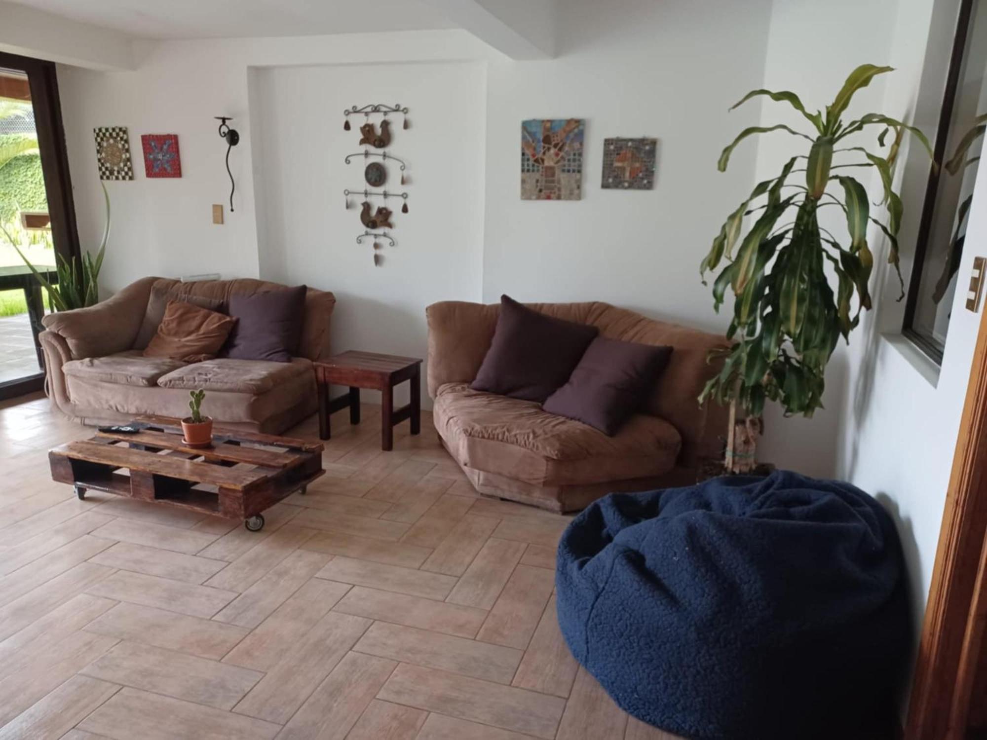 Hostal Mochiliers Bed And Breakfast Cuenca Exterior photo
