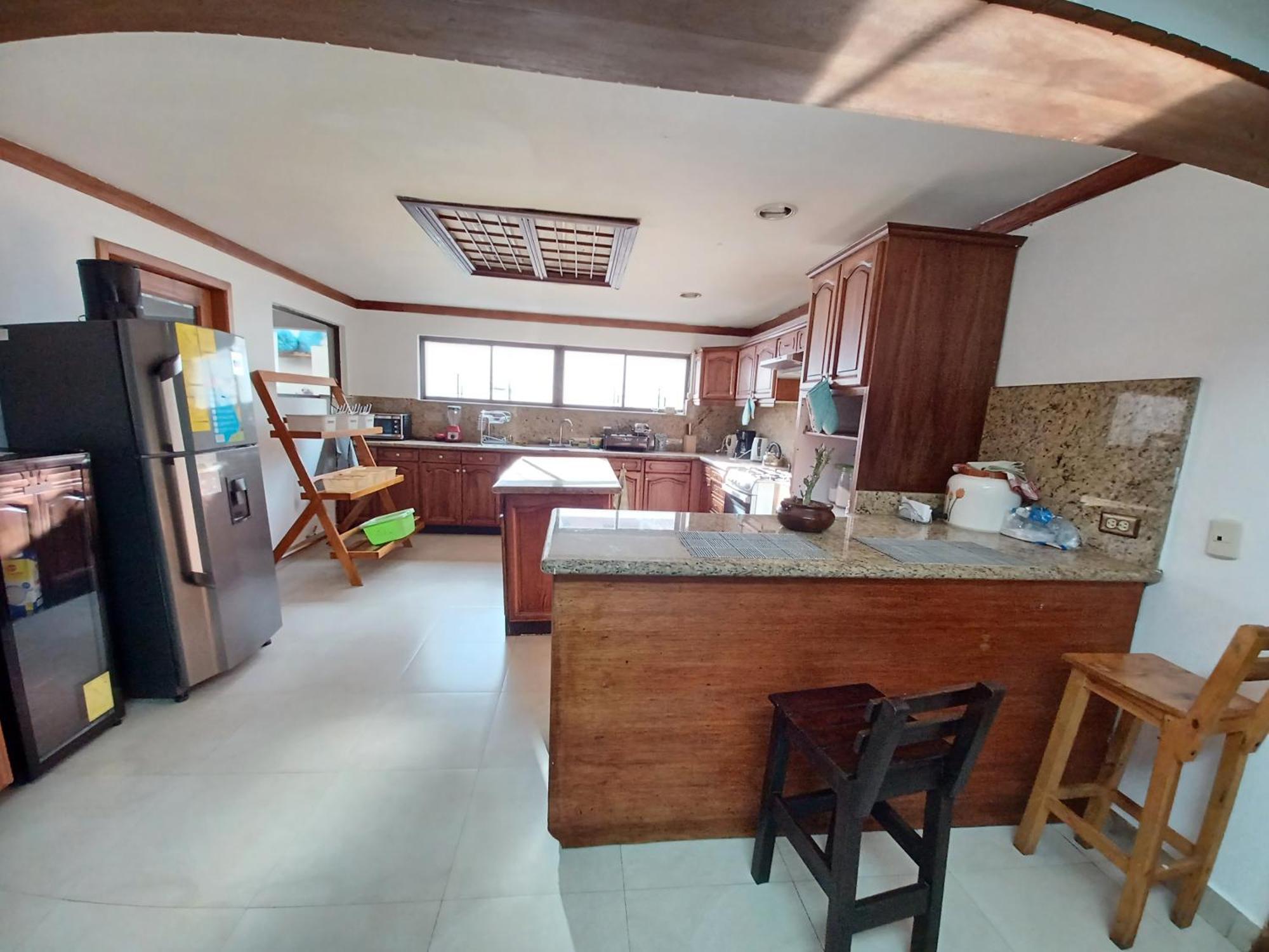 Hostal Mochiliers Bed And Breakfast Cuenca Exterior photo
