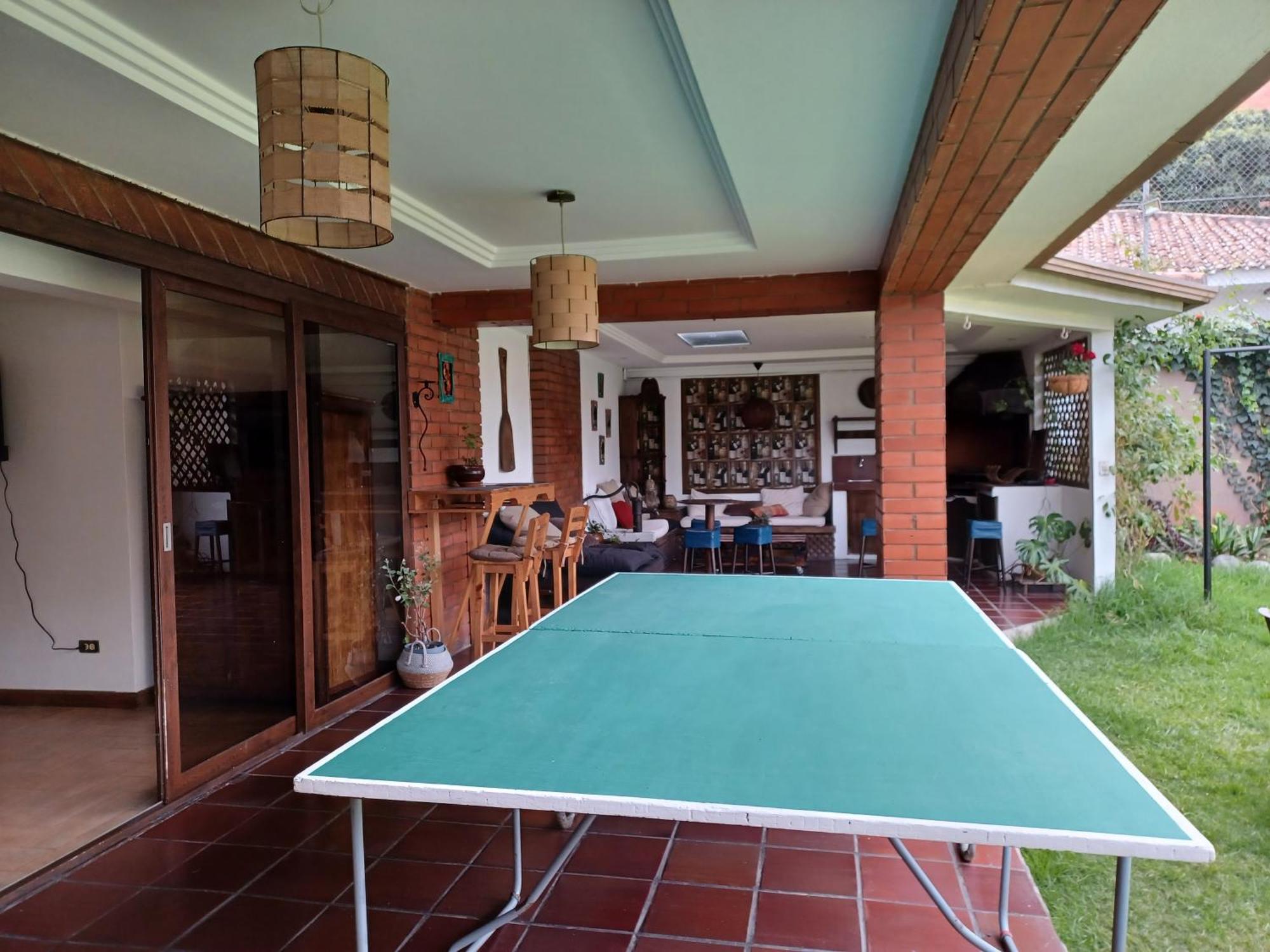 Hostal Mochiliers Bed And Breakfast Cuenca Exterior photo